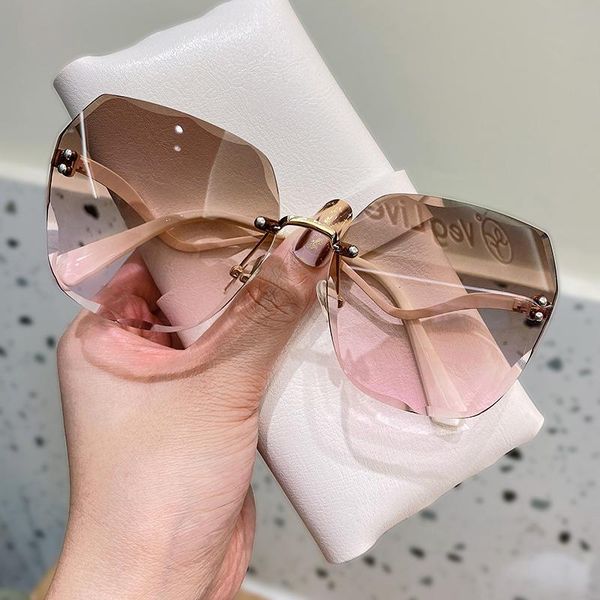 sunglasses luxury oversized rimless women 2021 fashion tea gradient ocean water cut trimmed lens metal curved temples shades, White;black
sunglasses luxury oversized rimless women 2021 fashion tea gradient ocean water cut trimmed lens metal curved temples shades, White;black