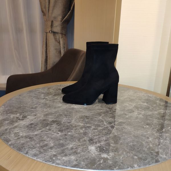 luxury 2021 new winter women's large heel square head full leather and elastic suede 8.5cm 1, Black
luxury 2021 new winter women's large heel square head full leather and elastic suede 8.5cm 1, Black