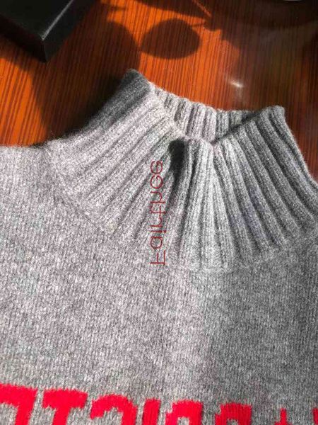 100% cashmere women sweater 2021 autumn/ winter new letter high neck loose knitted sweater womens fashion pullover, White;black
100% cashmere women sweater 2021 autumn/ winter new letter high neck loose knitted sweater womens fashion pullover, White;black