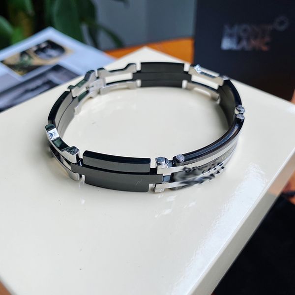 the latest men's bracelet fine steel bracelet 20cm men's holiday gifts with set of boxes, Golden;silver
the latest men's bracelet fine steel bracelet 20cm men's holiday gifts with set of boxes, Golden;silver