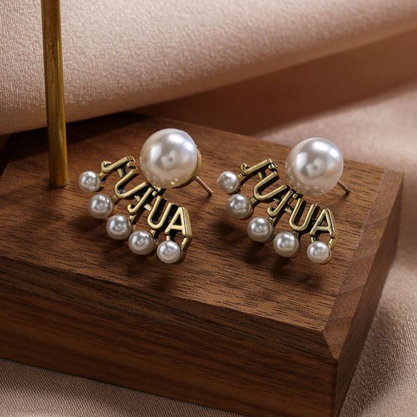 letter pearl earrings s925 silver needle small earrings female simple personality luxury high end earrings, Golden
letter pearl earrings s925 silver needle small earrings female simple personality luxury high end earrings, Golden