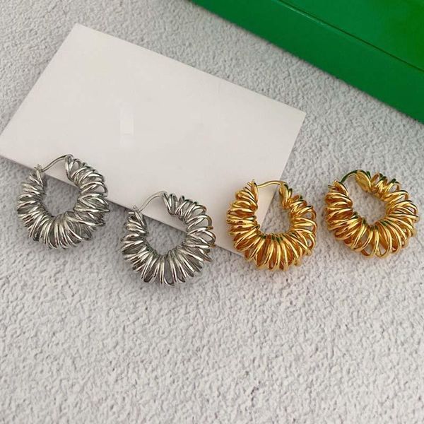 hoop & huggie cut out coil twist earrings for women designer 2021 miniamlist jewelry dropship supplier, Golden;silver
hoop & huggie cut out coil twist earrings for women designer 2021 miniamlist jewelry dropship supplier, Golden;silver