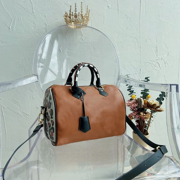 crossbody bag tote shoulder bags handbag designers women's genuine leather luxury classic retro fashion brand softness letter totes
crossbody bag tote shoulder bags handbag designers women's genuine leather luxury classic retro fashion brand softness letter totes