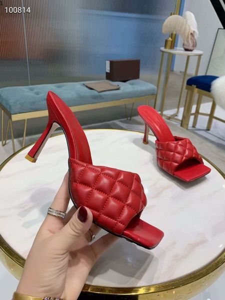 2021the latest matte leather checked shoes square - mouthed, open-toed women flat heel, Black
2021the latest matte leather checked shoes square - mouthed, open-toed women flat heel, Black