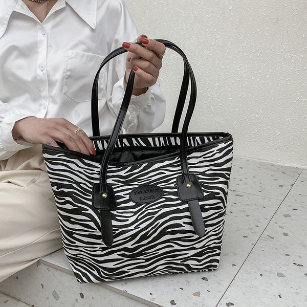 80% store online sales large capacity texture tote bag one shoulder canvas women's bag, Black;red
80% store online sales large capacity texture tote bag one shoulder canvas women's bag, Black;red