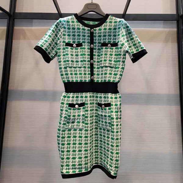 casual dresses vintage plaid knitted mini summer women 2021 korean elegant single breasted sweater es robe femme vestidos g3xv, Black;gray 
casual dresses vintage plaid knitted mini summer women 2021 korean elegant single breasted sweater es robe femme vestidos g3xv, Black;gray