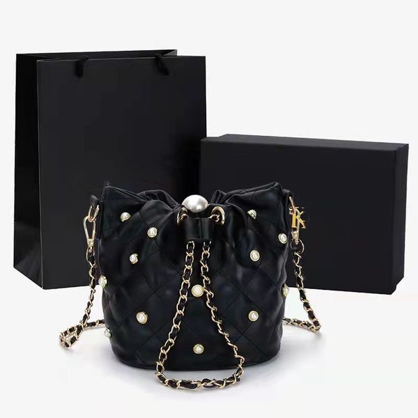 niche design bag tide new fashion women autumn chain versatile messenger net red single shoulder bucket
niche design bag tide new fashion women autumn chain versatile messenger net red single shoulder bucket