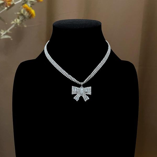 chokers 2021 france fashion shining cz crystal bow necklace elegant women silver plated rhinestone for wedding jewelry, Golden;silver
chokers 2021 france fashion shining cz crystal bow necklace elegant women silver plated rhinestone for wedding jewelry, Golden;silver