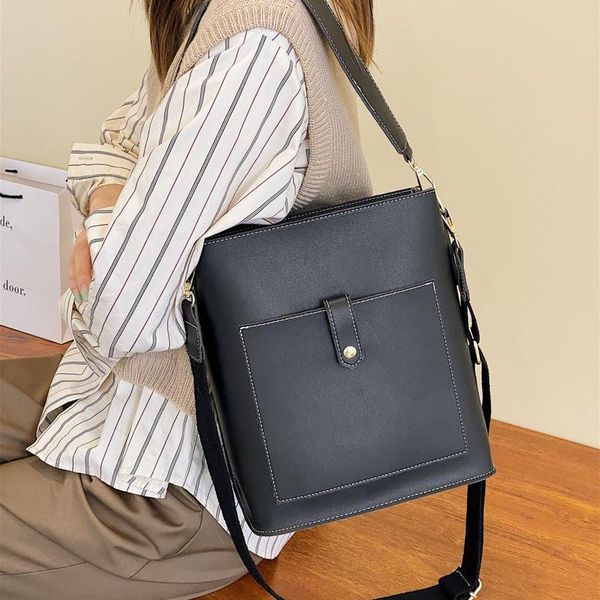 evening bags large capacity bag women's 2021 autumn winter composite fashion simple business shoulder
evening bags large capacity bag women's 2021 autumn winter composite fashion simple business shoulder
