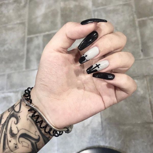 false nails 24pcs halloween style black/white cross long coffin wearable gold foil ballerina fake full cover nail tips, Red;gold
false nails 24pcs halloween style black/white cross long coffin wearable gold foil ballerina fake full cover nail tips, Red;gold