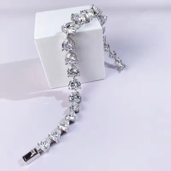 charm bracelets european and american fashion love heart s925 silver bracelet 1.25 s diamond combination ladies jewelry, Golden;silver
charm bracelets european and american fashion love heart s925 silver bracelet 1.25 s diamond combination ladies jewelry, Golden;silver