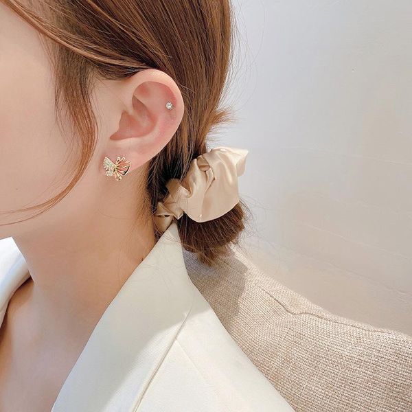 stud earrings trendy 2021 korean fashion butterfly for women simple trend exquisite zircon luxury jewelry, Golden;silver
stud earrings trendy 2021 korean fashion butterfly for women simple trend exquisite zircon luxury jewelry, Golden;silver