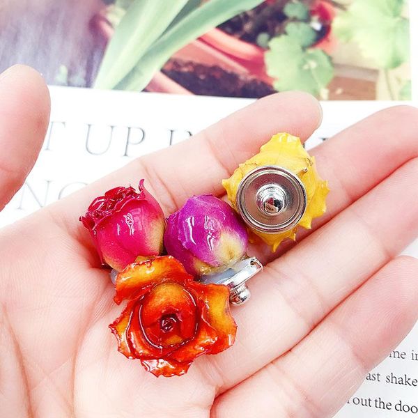 charms 4pcs real rose resin covered snap button charm for 12mm ginger jewelry, Bronze;silver
charms 4pcs real rose resin covered snap button charm for 12mm ginger jewelry, Bronze;silver