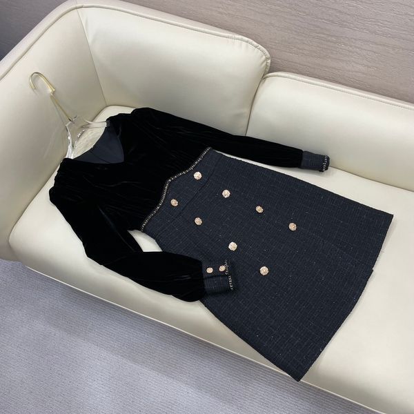2021 winter tweed velvet women dress designer v collar long sleeves double buttons vestidos de festa 101801, Black
2021 winter tweed velvet women dress designer v collar long sleeves double buttons vestidos de festa 101801, Black