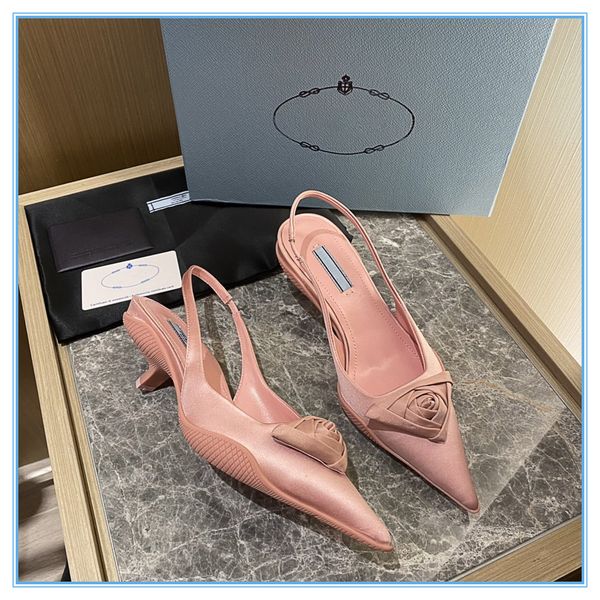 2021 genuine leather women slippers soft cowhide women shoes slippers mules princetown fashion trend lady slippers with box, Black
2021 genuine leather women slippers soft cowhide women shoes slippers mules princetown fashion trend lady slippers with box, Black