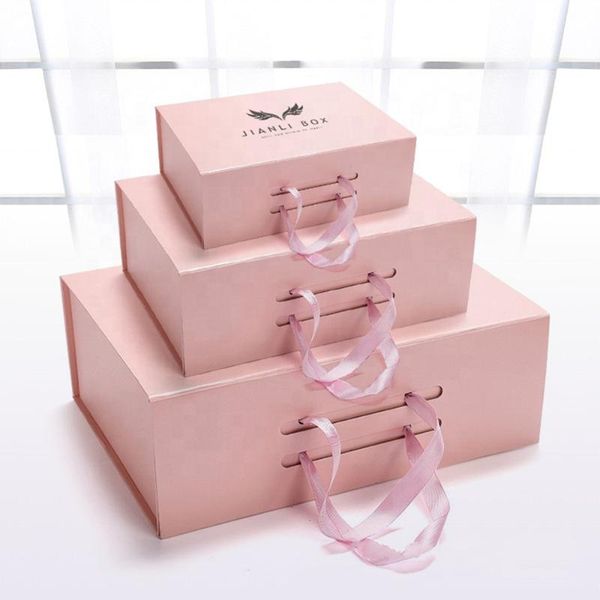 gift wrap wholesale 500pcs cardboard paper magnet foldable box with handle ribbon hard strong for packing clothes shoes dress closure
gift wrap wholesale 500pcs cardboard paper magnet foldable box with handle ribbon hard strong for packing clothes shoes dress closure