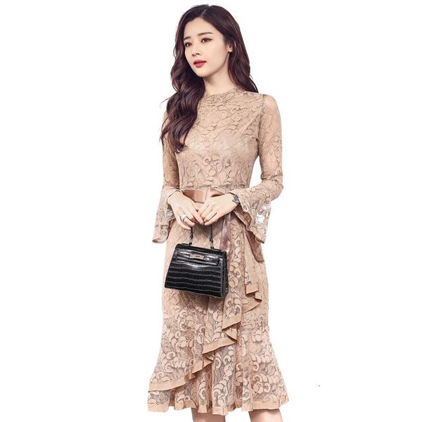 casual dresses 2021 the autumn women dress lace long sleeve o-neck party office ladies maxi elegant korean style clothes, Black;gray
casual dresses 2021 the autumn women dress lace long sleeve o-neck party office ladies maxi elegant korean style clothes, Black;gray