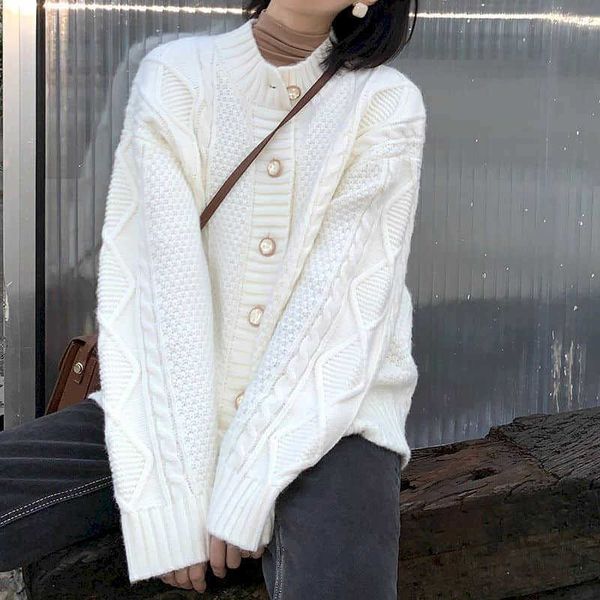 twist sweater women autumn and winter korean design sense retro french loose thin knitted cardigan jacket female 210526, White
twist sweater women autumn and winter korean design sense retro french loose thin knitted cardigan jacket female 210526, White
