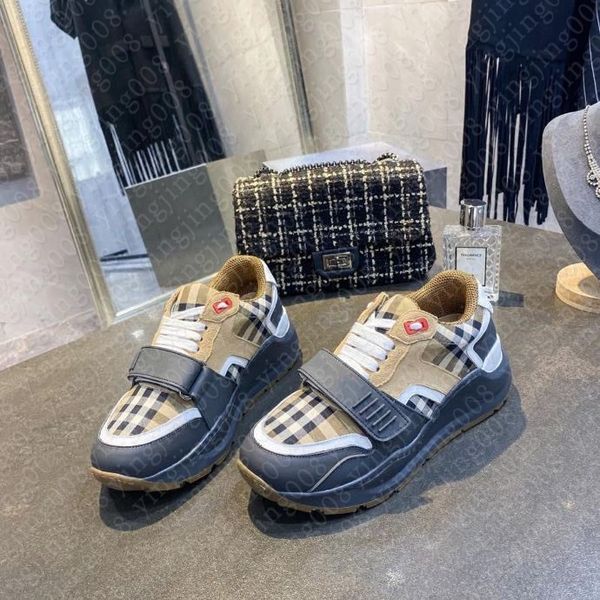 2021 NEW Mens Stud Rockrunner Camouflage shoes Genuine Leather Men Top quality Mesh Combo Rock runners Sneakers sports trainers size 35-45, Black
2021 NEW Mens Stud Rockrunner Camouflage shoes Genuine Leather Men Top quality Mesh Combo Rock runners Sneakers sports trainers size 35-45, Black