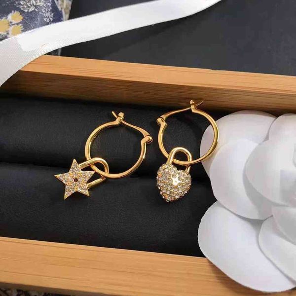 earrings fashion luxury designer jewelry d home / tiktok 2021 style cd letter stud , female voice, red jewelry., Golden
earrings fashion luxury designer jewelry d home / tiktok 2021 style cd letter stud , female voice, red jewelry., Golden