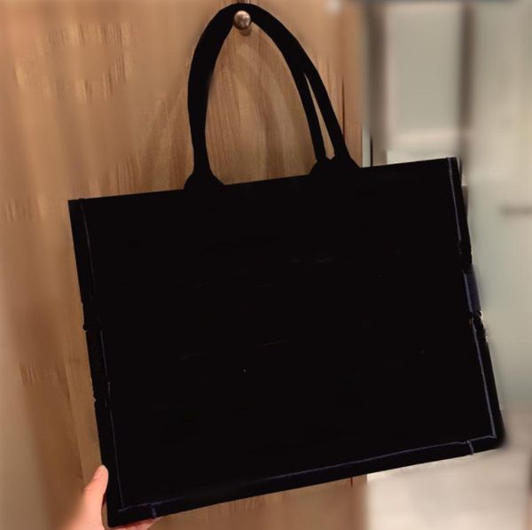 new fashion brand luxury designer handbags totes floral designs canvas large capacity shopping bag high-quality
new fashion brand luxury designer handbags totes floral designs canvas large capacity shopping bag high-quality