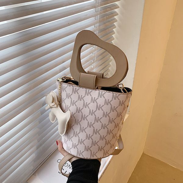 daily bag net red printing bag womens bag 2021 new fashion puppy pendant daypack summer all-match messenger bucket
daily bag net red printing bag womens bag 2021 new fashion puppy pendant daypack summer all-match messenger bucket