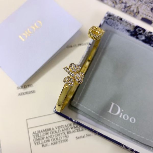 70% off outlet online 2021 new wind open letter flower with diamond net red same bracelet female, Golden
70% off outlet online 2021 new wind open letter flower with diamond net red same bracelet female, Golden