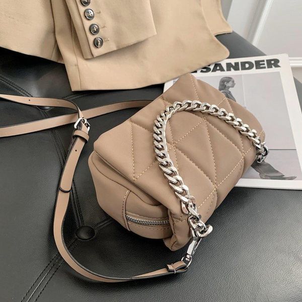 luxury designer handbags for women 2021 shoulder bag satchel style nylon small crossbody bags metale chain clutches
luxury designer handbags for women 2021 shoulder bag satchel style nylon small crossbody bags metale chain clutches