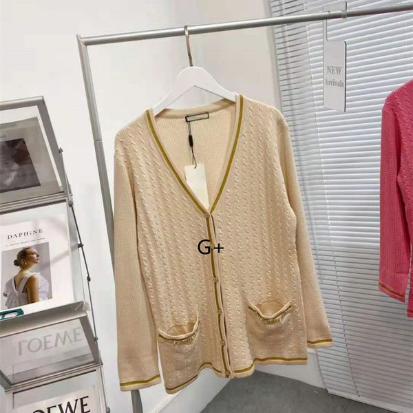 design clothing 2021 new + 21ss early autumn golden gold and silver thread piping v-neck cardigan leisure fashion urban elegance, White
design clothing 2021 new + 21ss early autumn golden gold and silver thread piping v-neck cardigan leisure fashion urban elegance, White