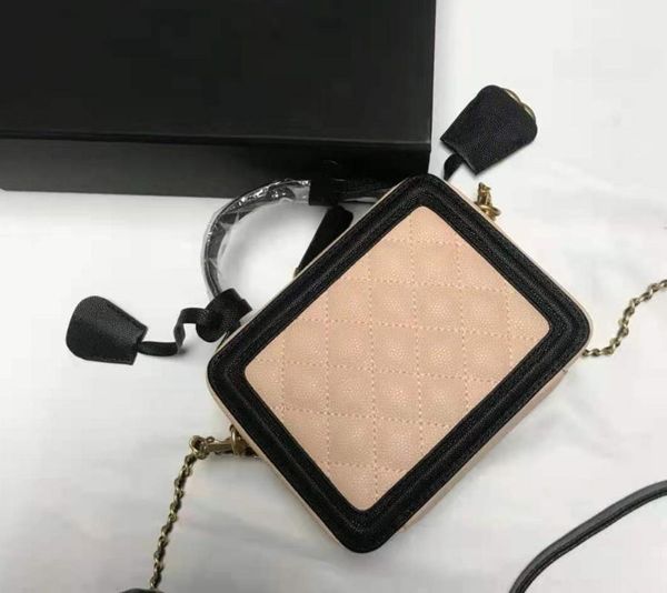 evening bags 2021 the latest fashion caviar cow eather box handbag chain messenger bag designer
evening bags 2021 the latest fashion caviar cow eather box handbag chain messenger bag designer