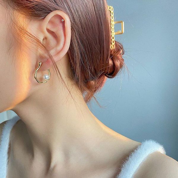 hoop & huggie origin summer korean fashion irregular c shape earring for women gold color metallic imitation pearl jewellery, Golden;silver
hoop & huggie origin summer korean fashion irregular c shape earring for women gold color metallic imitation pearl jewellery, Golden;silver