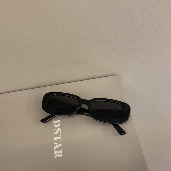 sunglasses european and american fluorescent green personality rectangular retro for men women driving street shootingtravel, White;black
sunglasses european and american fluorescent green personality rectangular retro for men women driving street shootingtravel, White;black