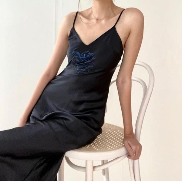 casual dresses presale snake pattern embroidery women sling dress 2021 summer sleeveless black midi elegant female strap robes, Black;gray
casual dresses presale snake pattern embroidery women sling dress 2021 summer sleeveless black midi elegant female strap robes, Black;gray