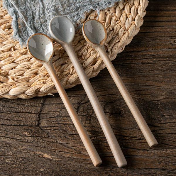 spoons 2021 creamy-white ceramic long spoon japanese style hand-squeezed retro coffee household cutlery tableware ktichen supply
spoons 2021 creamy-white ceramic long spoon japanese style hand-squeezed retro coffee household cutlery tableware ktichen supply
