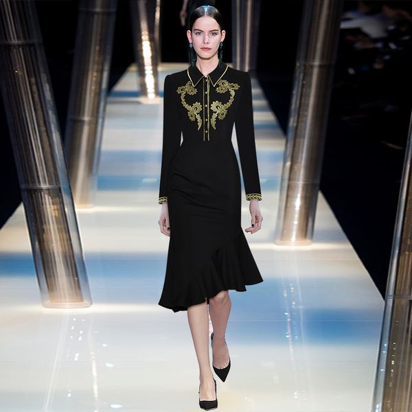 lapel long sleeve single-breasted retro gold thread embroidered waist hip lotus leaf dress 2021 autumn new, Black;gray
lapel long sleeve single-breasted retro gold thread embroidered waist hip lotus leaf dress 2021 autumn new, Black;gray