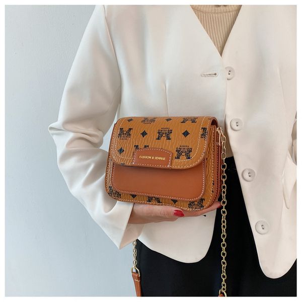 2021 new women's fashion western style single shoulder leisure messenger bag fashion printed small square bag
2021 new women's fashion western style single shoulder leisure messenger bag fashion printed small square bag