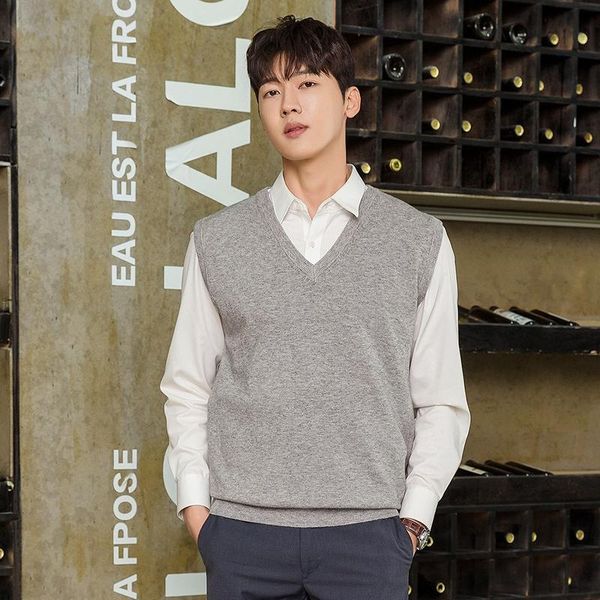 men's vests autumn and winter sweater vest v-neck sleeveless youth warm, Black;white
men's vests autumn and winter sweater vest v-neck sleeveless youth warm, Black;white