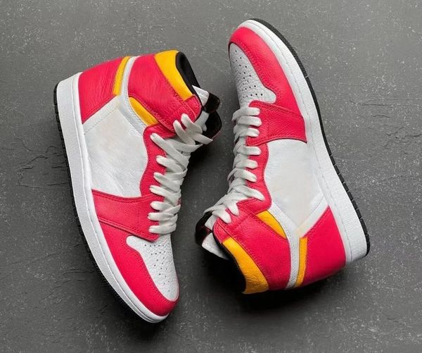 2021 released 1 high og light fusion red men womens basketballshoes hyper royal 1s red/white-laser orange-blac sneakers 555088-603 with box
2021 released 1 high og light fusion red men womens basketballshoes hyper royal 1s red/white-laser orange-blac sneakers 555088-603 with box