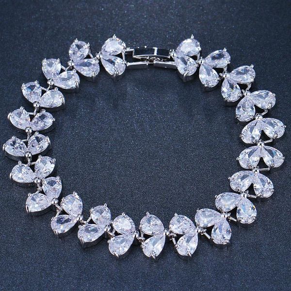 link, chain ksra romantic leaf crystal zircon luxury bracelets for women happiness bridal personality bridesmaid bracelet jewelry 2021 gifts, Black
link, chain ksra romantic leaf crystal zircon luxury bracelets for women happiness bridal personality bridesmaid bracelet jewelry 2021 gifts, Black