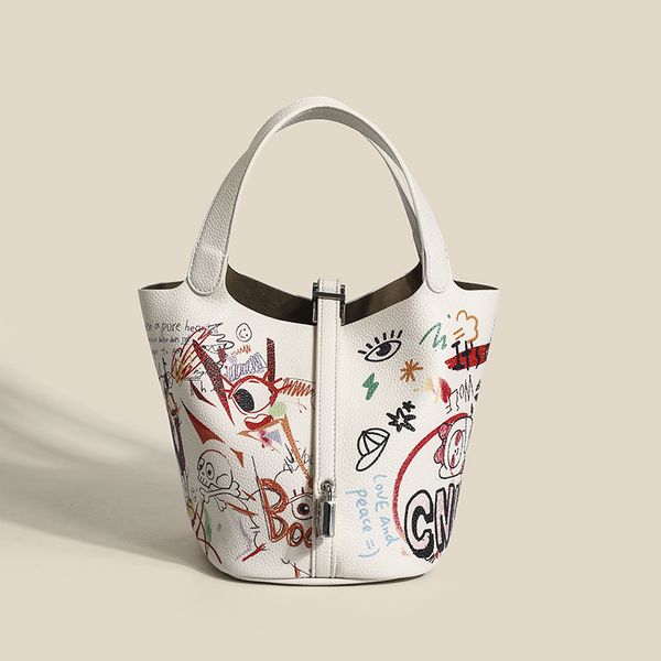 handbag graffiti vegetable basket bucket bag 2021 autumn winter versatile large capacity single shoulder messenger female, Black;red
handbag graffiti vegetable basket bucket bag 2021 autumn winter versatile large capacity single shoulder messenger female, Black;red