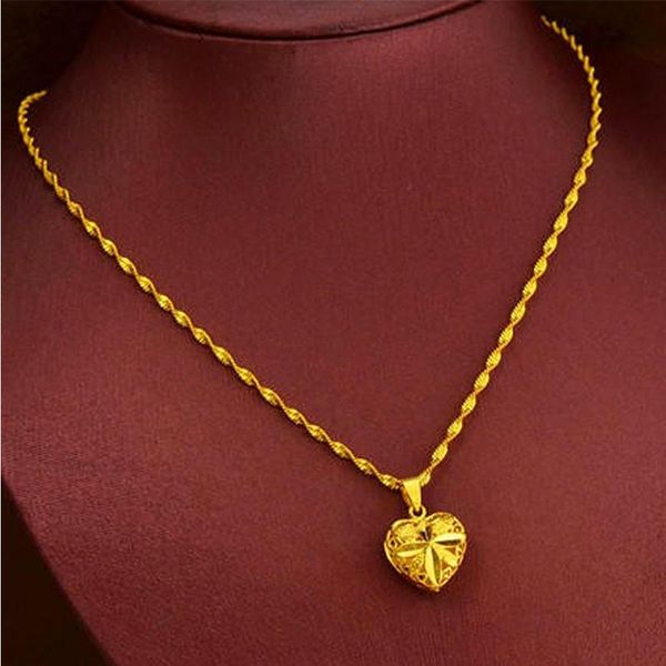 pendant necklaces simple fashion metal plating love heart necklace luxurious ladies chain european and american jewelry, Silver
pendant necklaces simple fashion metal plating love heart necklace luxurious ladies chain european and american jewelry, Silver
