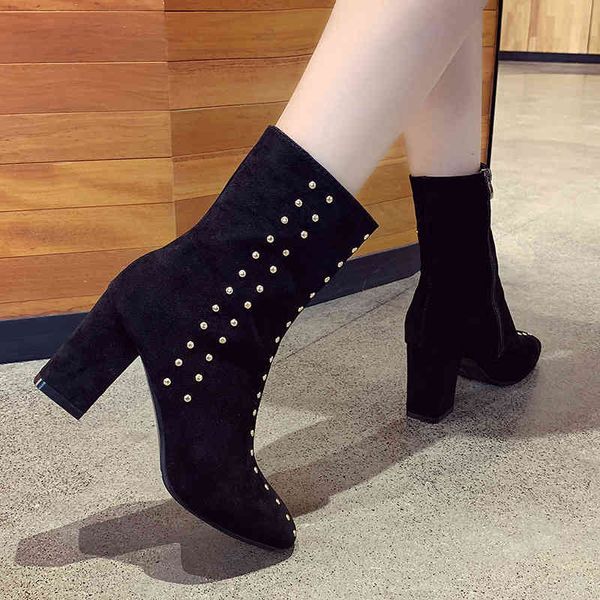 boots women's high-heeled boots with zipper and rivet, women's shoes black in winter . 85s1
boots women's high-heeled boots with zipper and rivet, women's shoes black in winter . 85s1