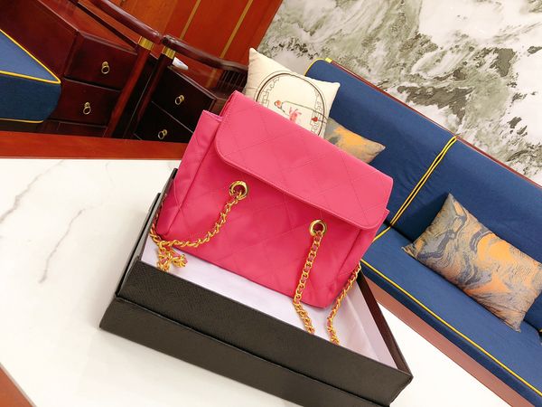 2021 new nylon rhombus handbag shopping handbags casual bag vintage women shoulder bags
2021 new nylon rhombus handbag shopping handbags casual bag vintage women shoulder bags