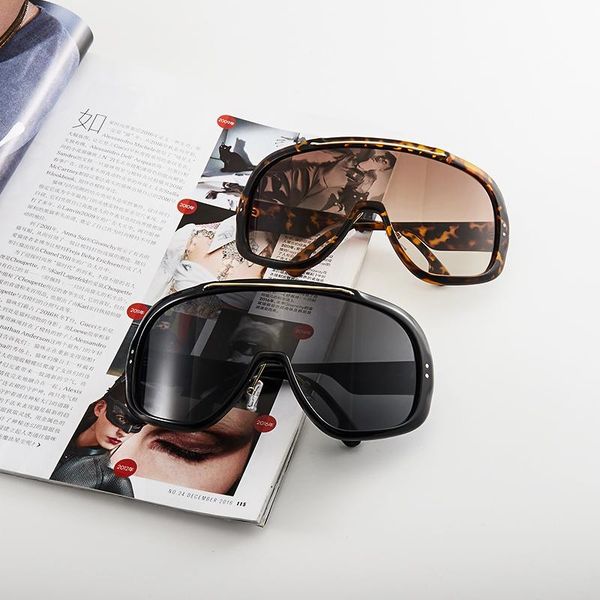 women vintage sunglasses brand designer retro man sun glasses female lady eyeglass driver goggles male fashion, White;black
women vintage sunglasses brand designer retro man sun glasses female lady eyeglass driver goggles male fashion, White;black