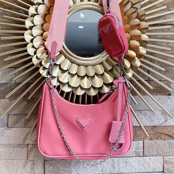 luxurys designers shoulder bag the tote bag sacoche softness chain fashion brand classic retro women's nylon letter luxurious handbag
luxurys designers shoulder bag the tote bag sacoche softness chain fashion brand classic retro women's nylon letter luxurious handbag