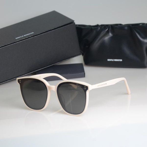 sunglasses fashion korea gm round women men acetate polarized uv400 lens gentle myma for lady, White;black
sunglasses fashion korea gm round women men acetate polarized uv400 lens gentle myma for lady, White;black
