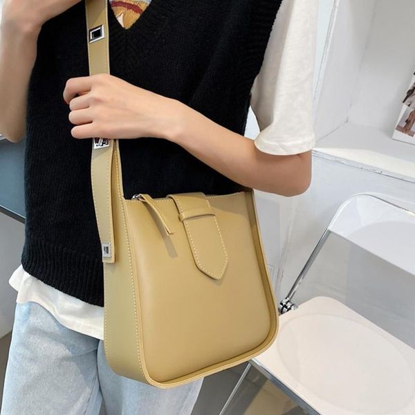 evening bags all-match fashion shoulder bag specialty store brand design female 2021 trend bucket wide strap messenger
evening bags all-match fashion shoulder bag specialty store brand design female 2021 trend bucket wide strap messenger
