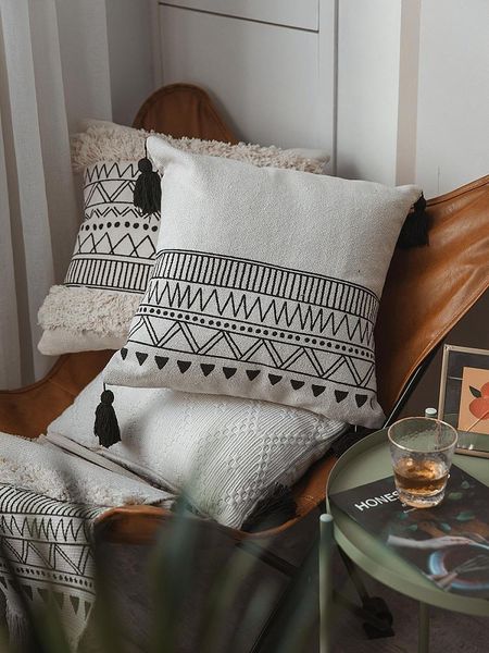moroccan style pillowcase pillows core boho cushion cover plush with tassels jacquard home sofa macrame decorative pillow
moroccan style pillowcase pillows core boho cushion cover plush with tassels jacquard home sofa macrame decorative pillow