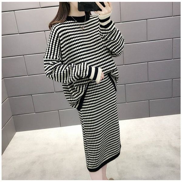 2021 new women autumn knitted two piece striped pullover sweater + pencil set female runway tricot skirt suit conjunto z334bcc, Black;gray
2021 new women autumn knitted two piece striped pullover sweater + pencil set female runway tricot skirt suit conjunto z334bcc, Black;gray