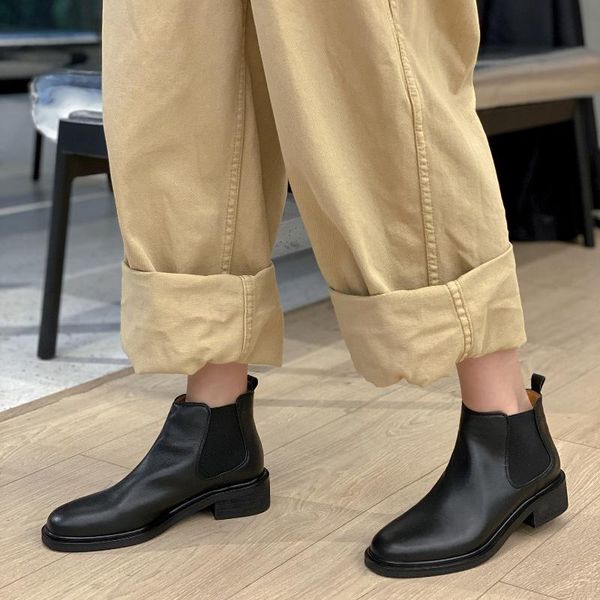 boots 2021 winter youth simple and versatile short, Black